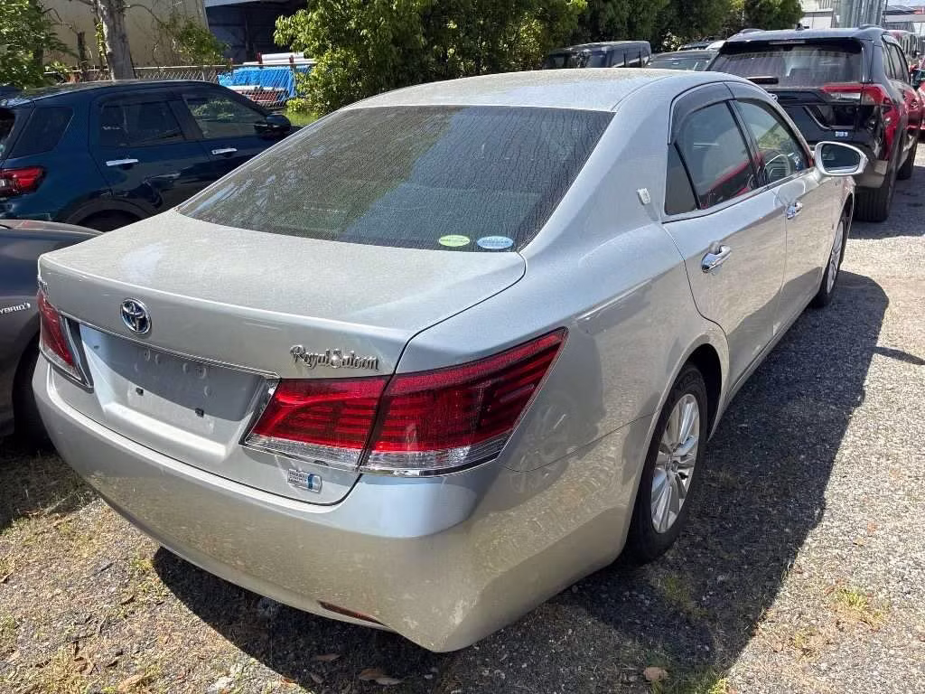 TOYOTA CROWN