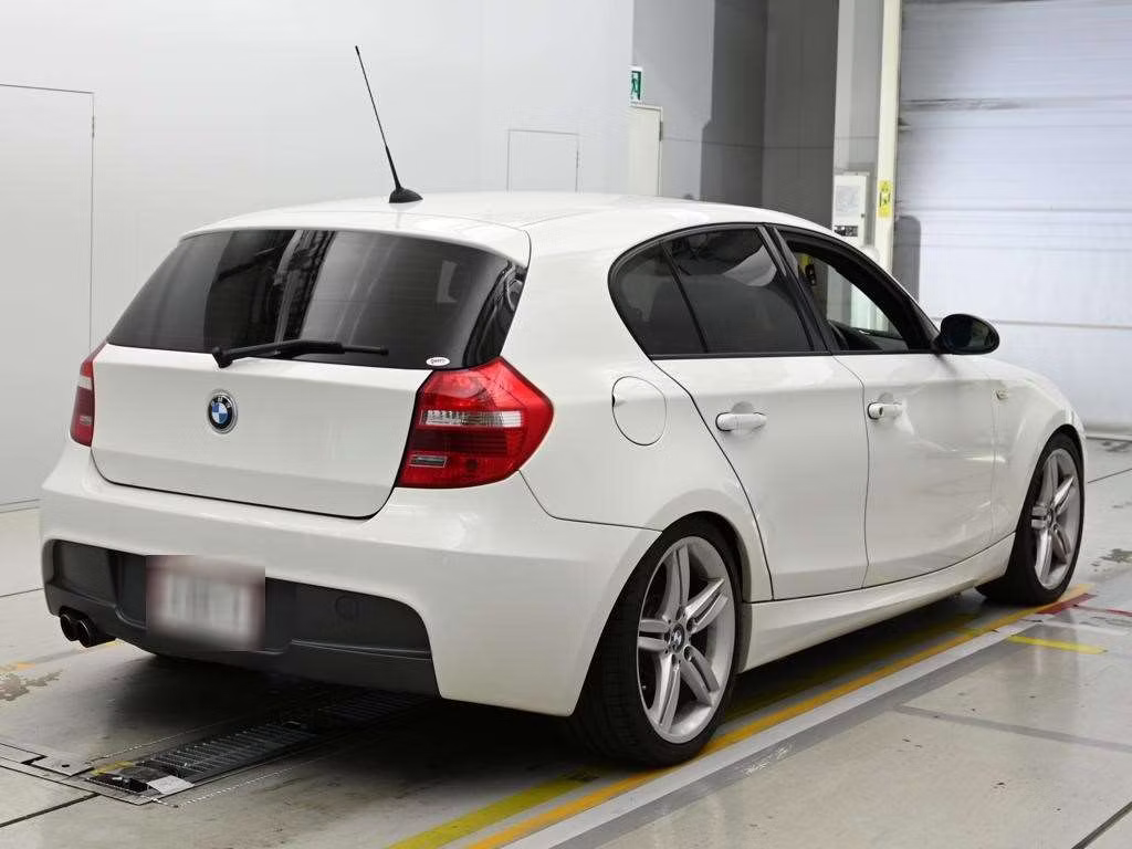 BMW 1-SERIES