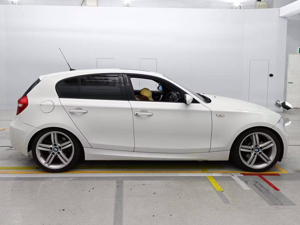 BMW 1-SERIES