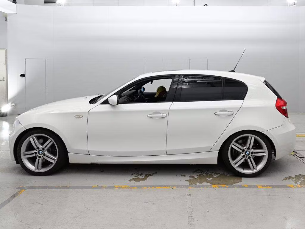 BMW 1-SERIES
