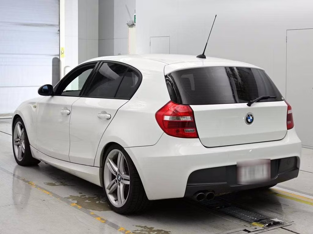 BMW 1-SERIES