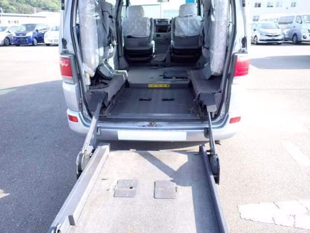 TOYOTA HIACE REGIUS