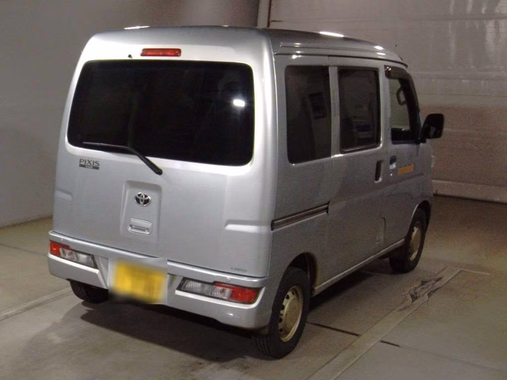TOYOTA PIXIS VAN