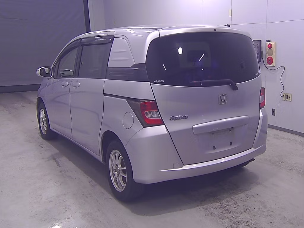 HONDA FREED SPIKE