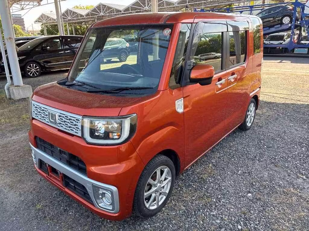 DAIHATSU WAKE