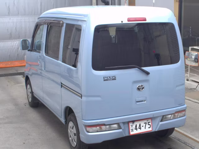 TOYOTA PIXIS VAN