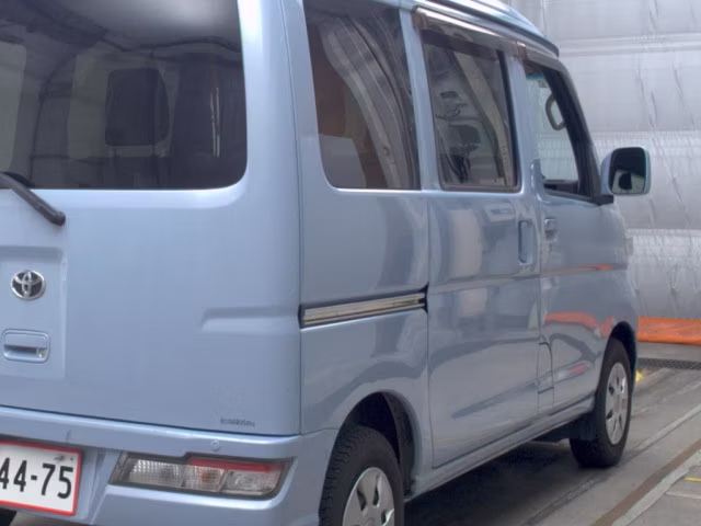 TOYOTA PIXIS VAN
