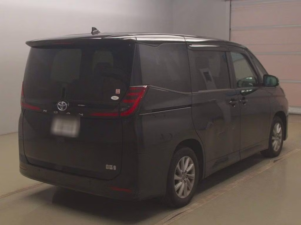 TOYOTA NOAH