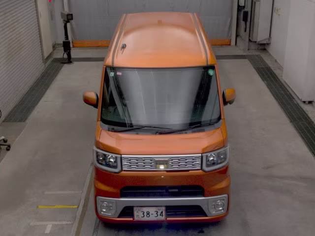 DAIHATSU WAKE