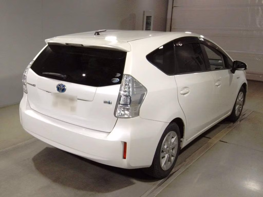 TOYOTA PRIUS ALPHA