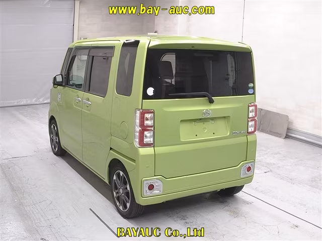 DAIHATSU WAKE
