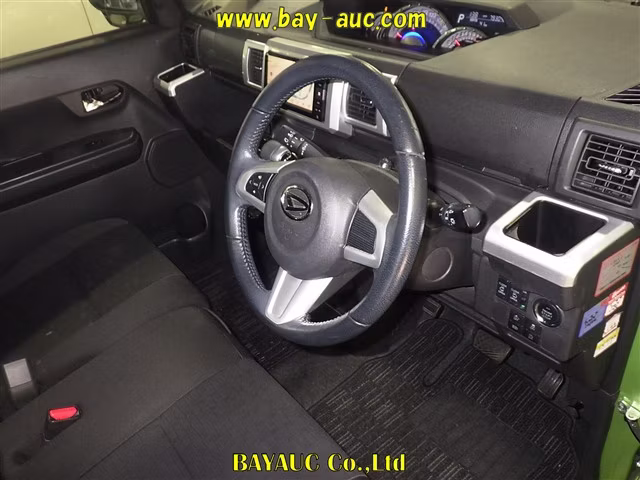 DAIHATSU WAKE