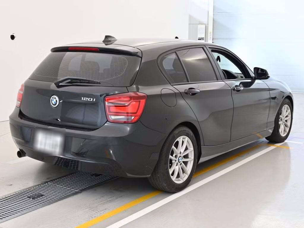 BMW 1-SERIES