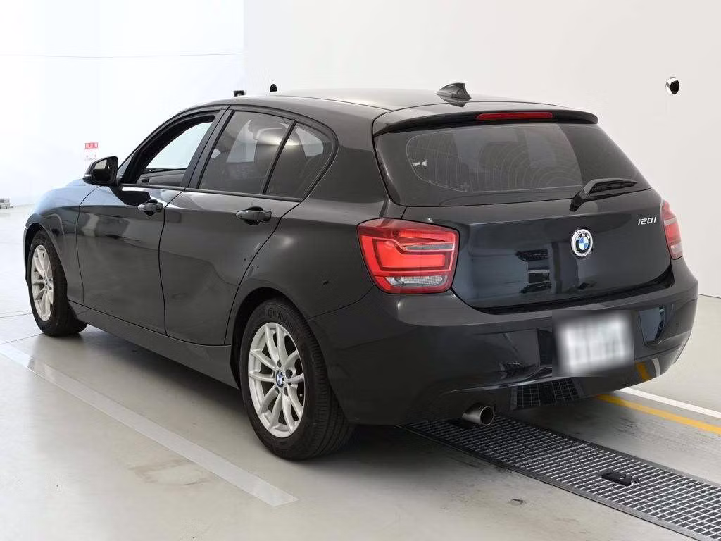 BMW 1-SERIES