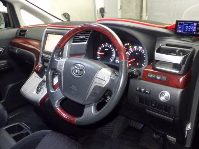 TOYOTA VELLFIRE