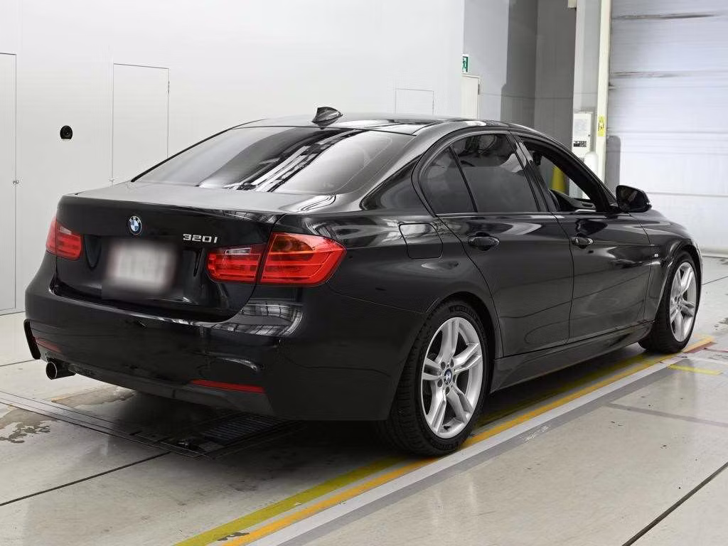 BMW 3-SERIES