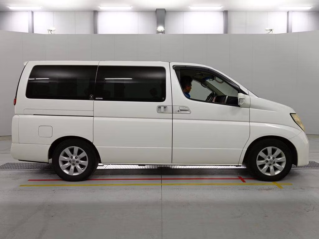 NISSAN ELGRAND