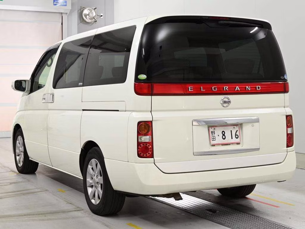 NISSAN ELGRAND