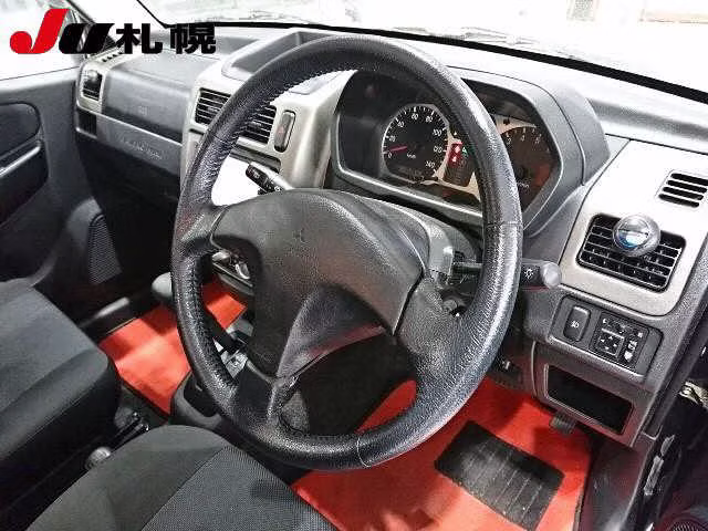 MITSUBISHI PAJERO MINI