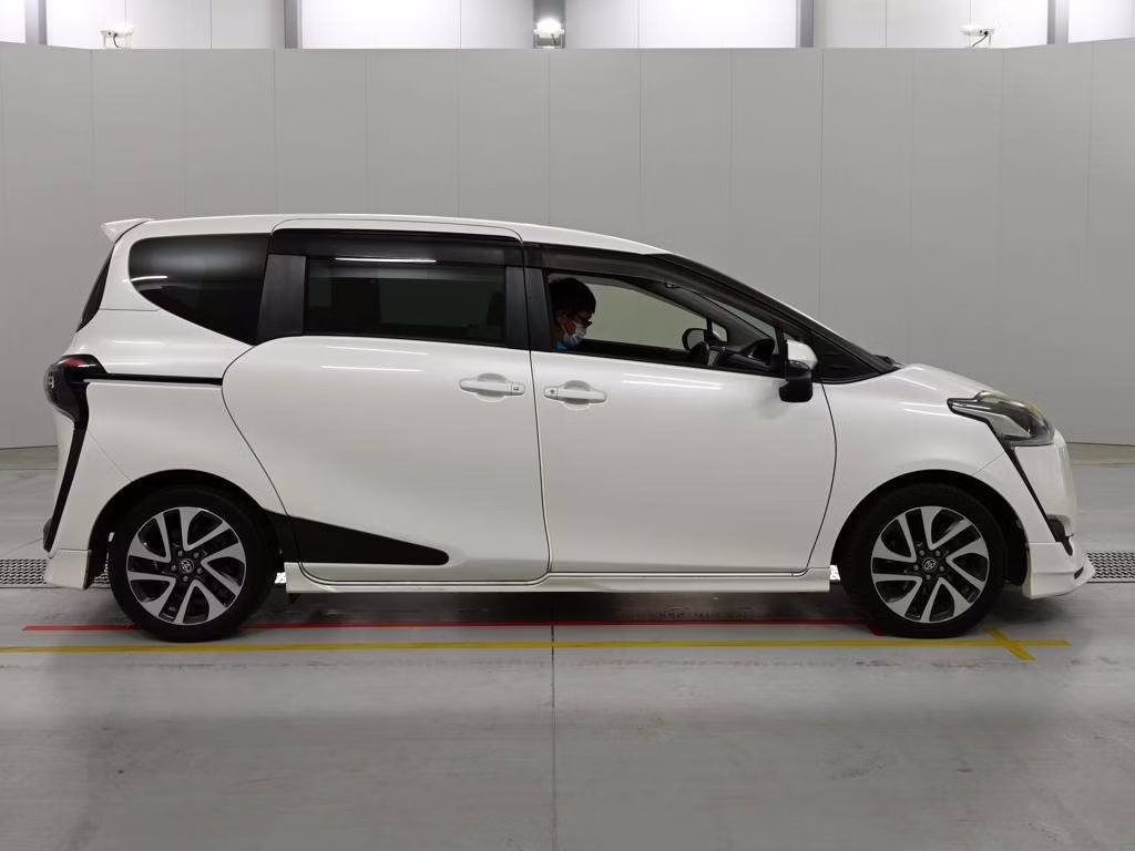 TOYOTA SIENTA