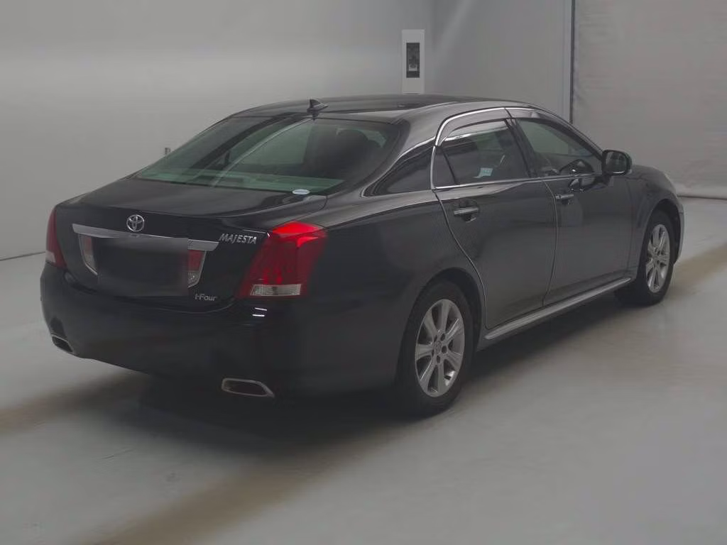 TOYOTA CROWN MAJESTA
