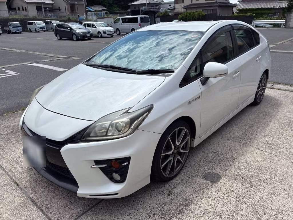 TOYOTA PRIUS