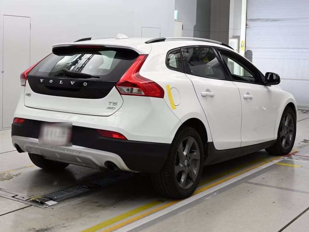 VOLVO V40