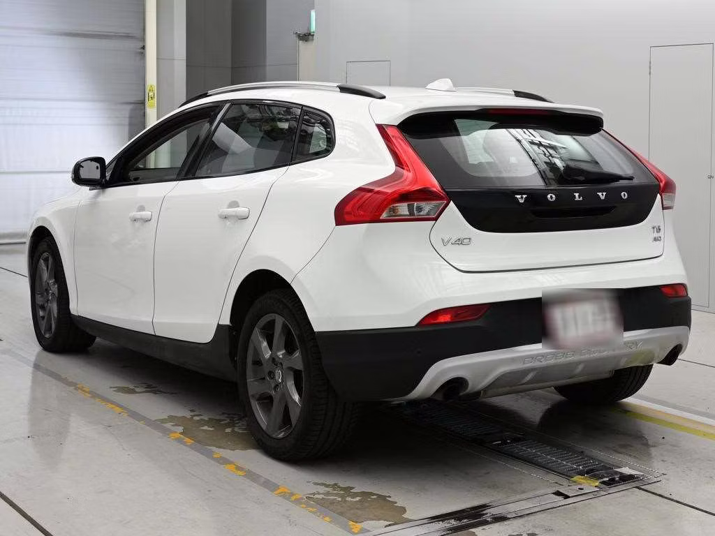 VOLVO V40