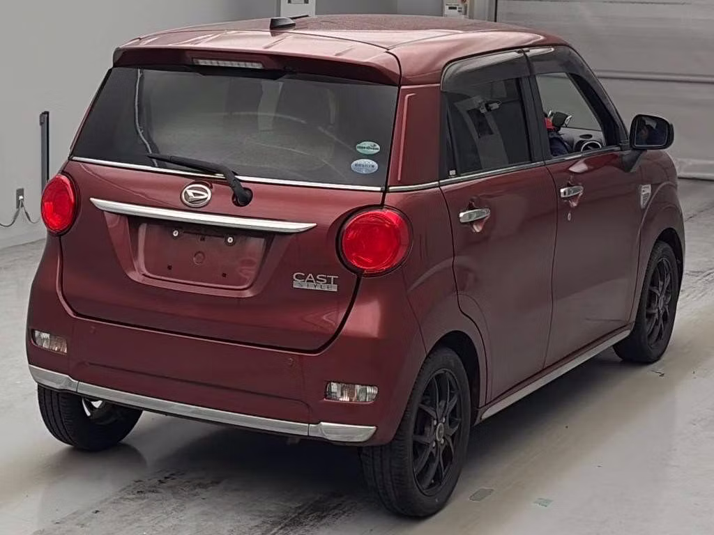 DAIHATSU CAST