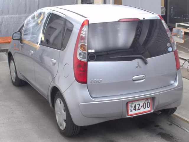 MITSUBISHI COLT