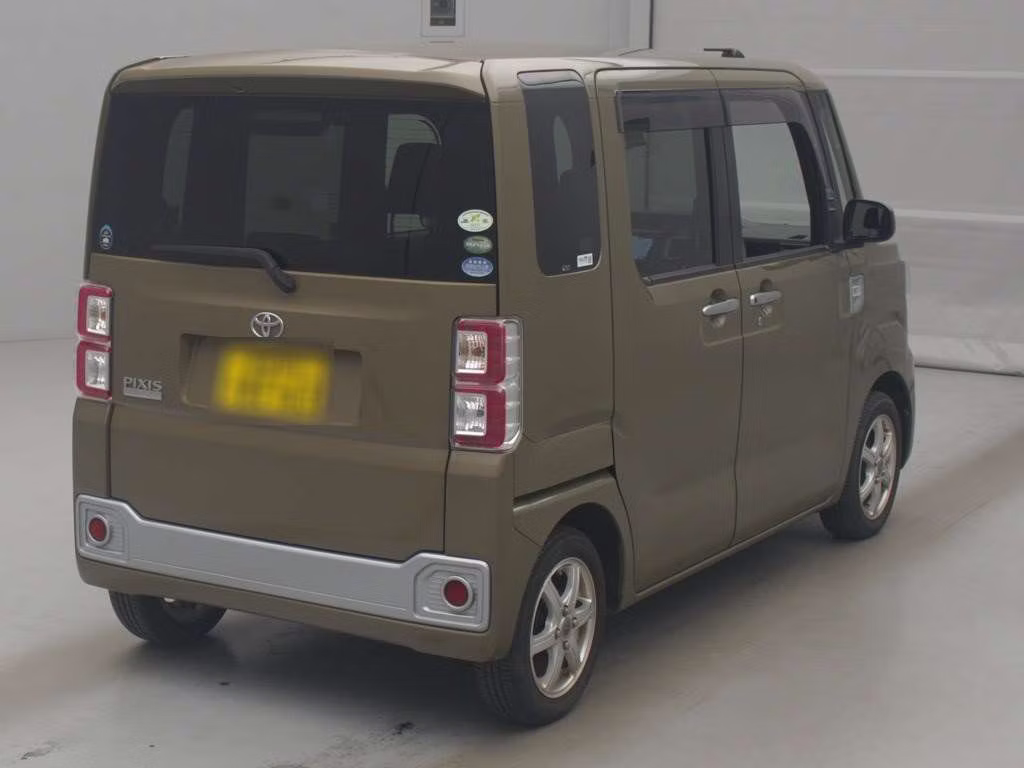 TOYOTA PIXIS MEGA