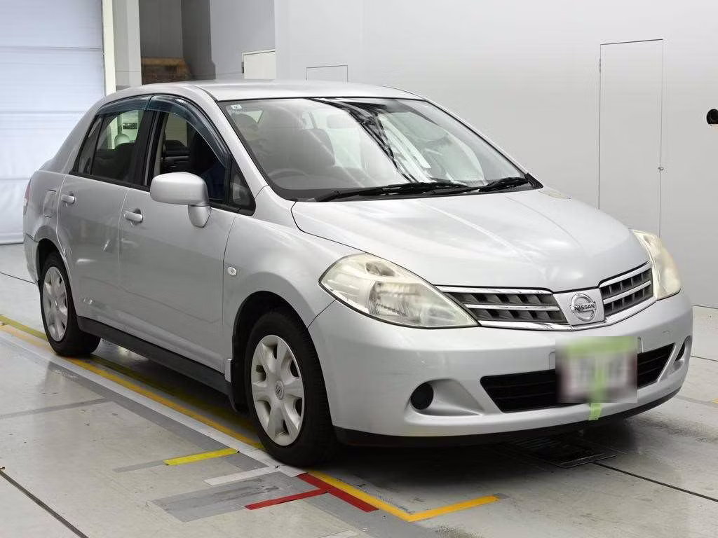 NISSAN TIIDA LATIO