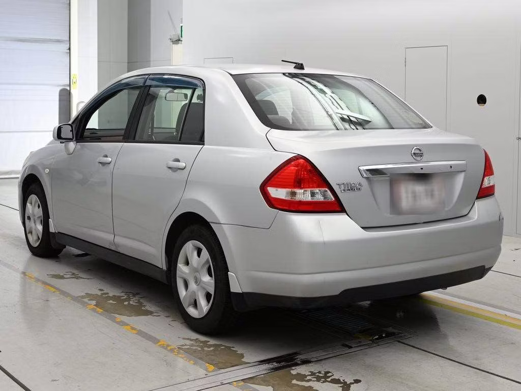 NISSAN TIIDA LATIO