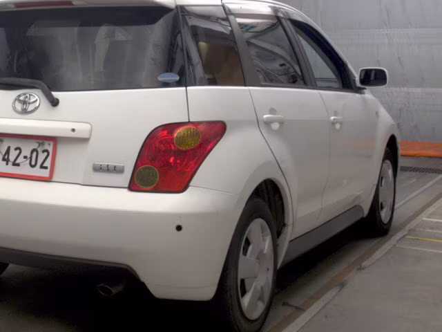 TOYOTA IST