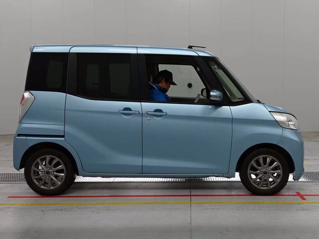 MITSUBISHI EK SPACE
