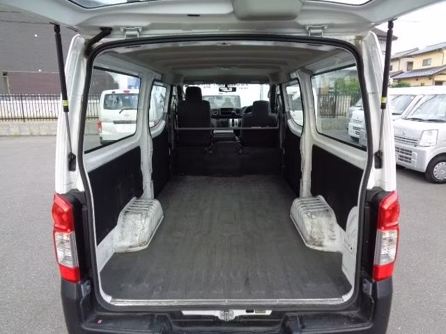 NISSAN CARAVAN