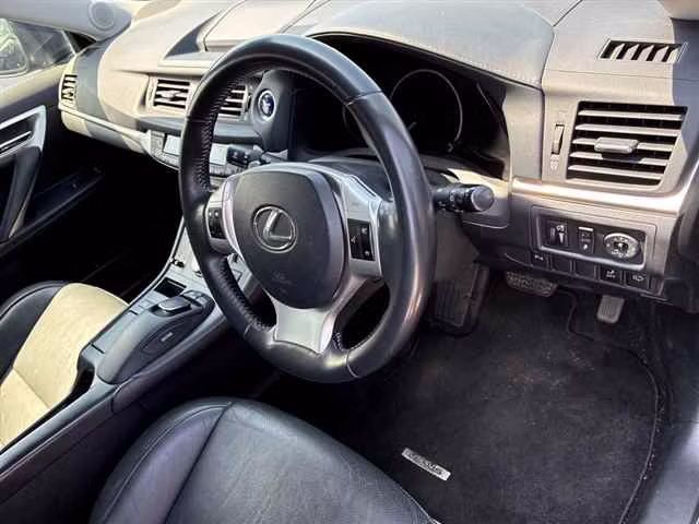 LEXUS CT200H
