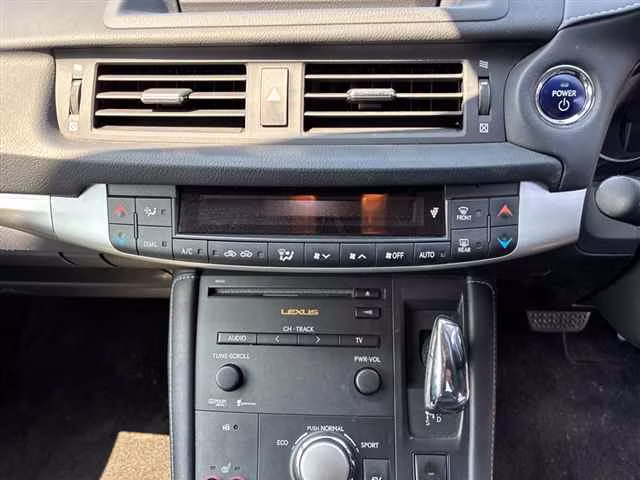 LEXUS CT200H