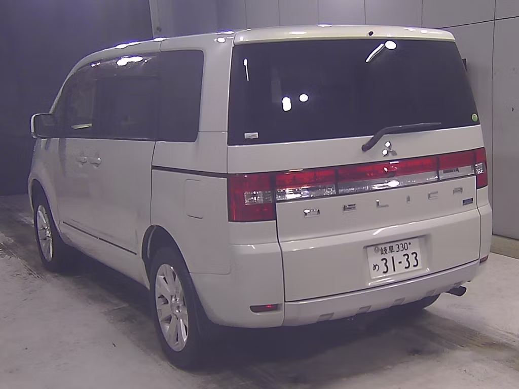 MITSUBISHI DELICA D:5