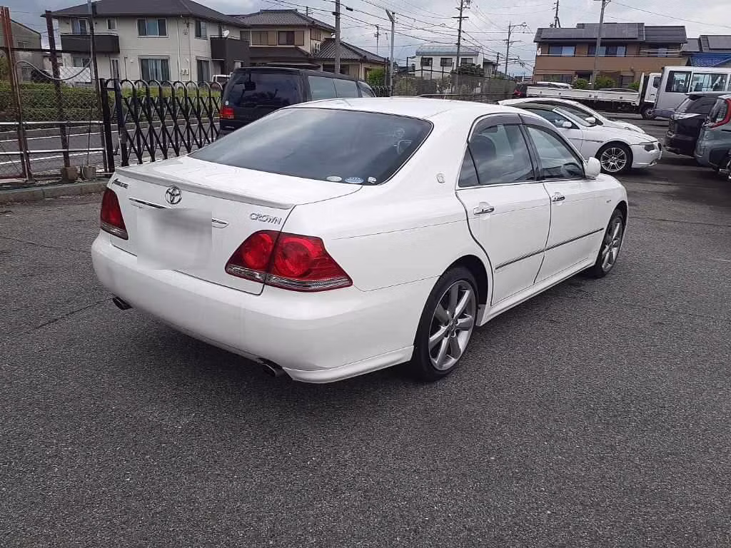 TOYOTA CROWN