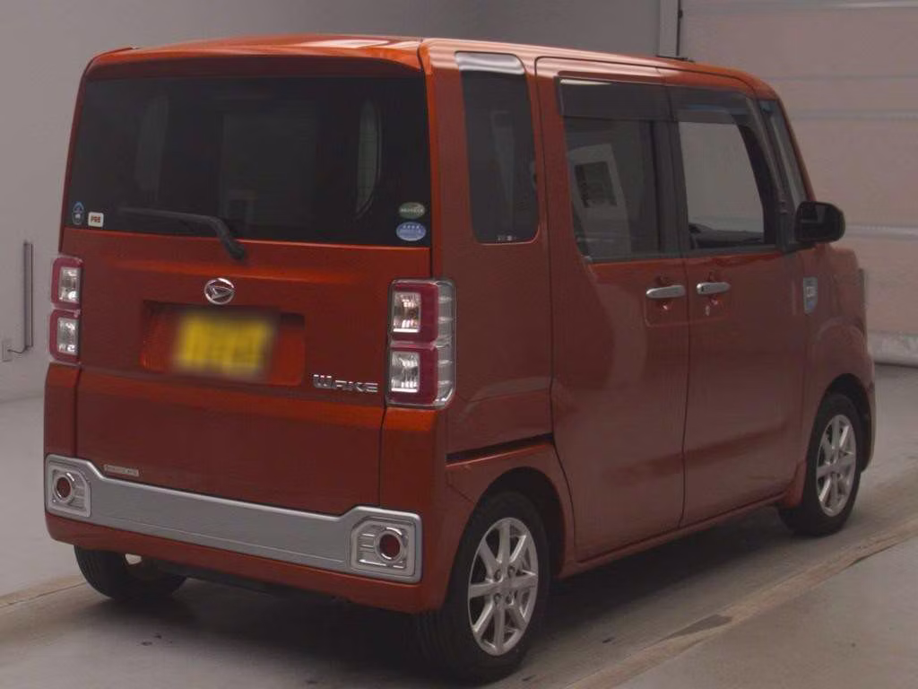 DAIHATSU WAKE