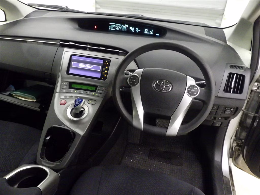 TOYOTA PRIUS