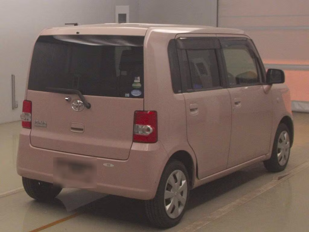 TOYOTA PIXIS SPACE