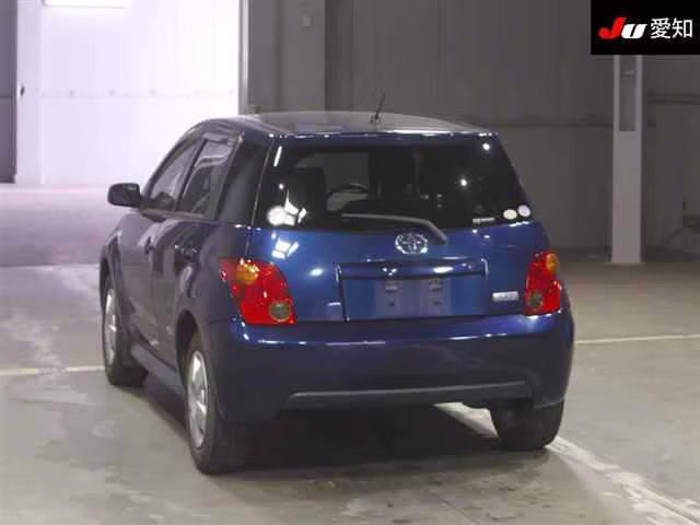 TOYOTA IST