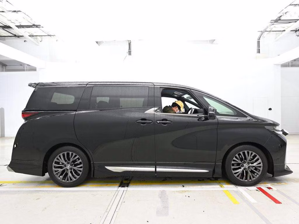 TOYOTA VELLFIRE
