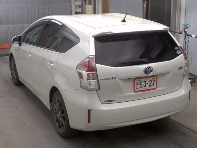 TOYOTA PRIUS ALPHA