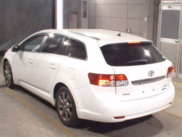 TOYOTA AVENSIS