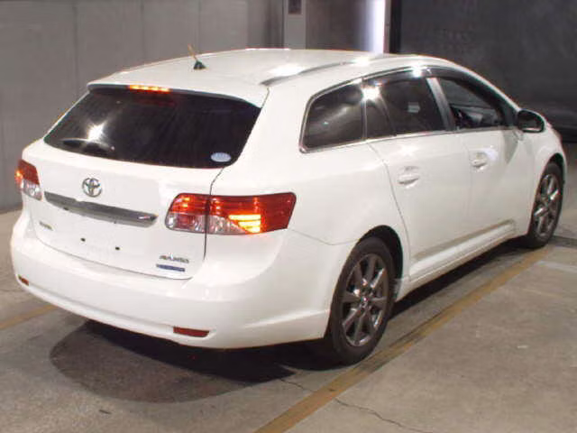 TOYOTA AVENSIS