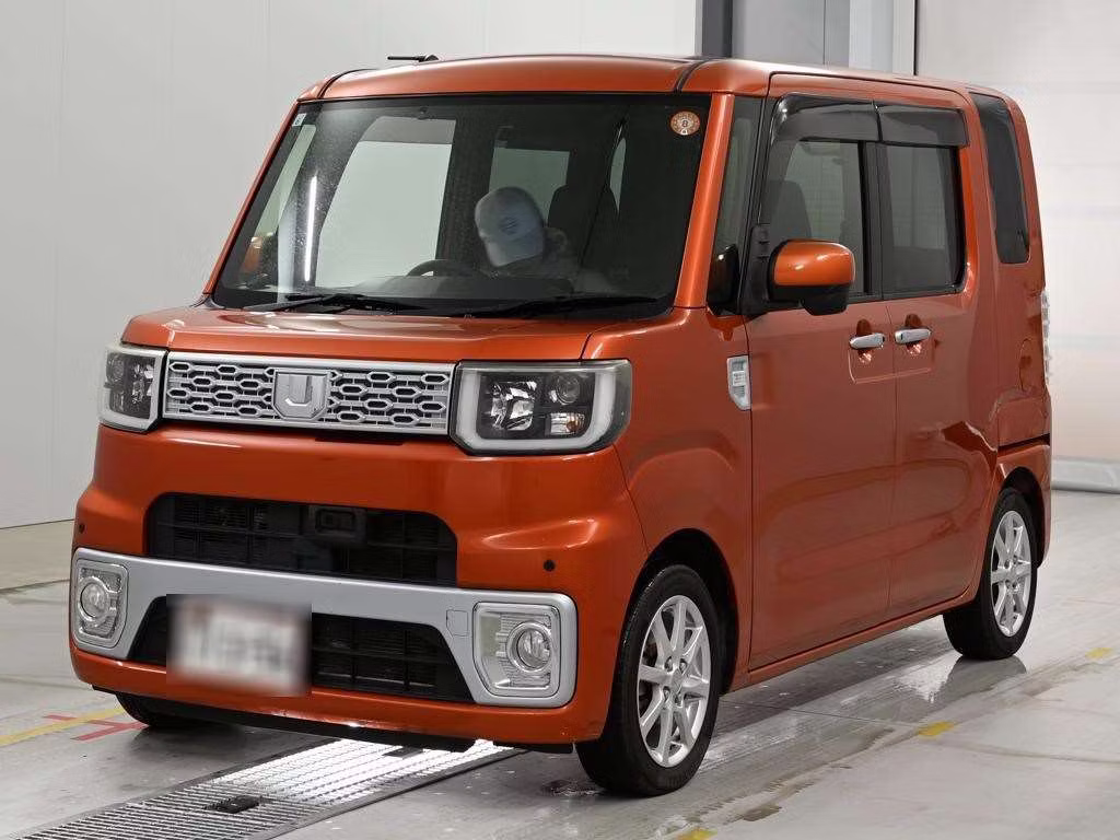 DAIHATSU WAKE