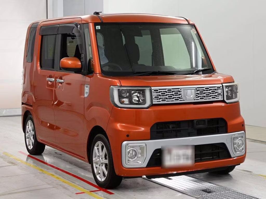 DAIHATSU WAKE